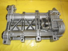 Mercedes Benz C230 COMPRESSOR - OIL PUMP  - A2710340203